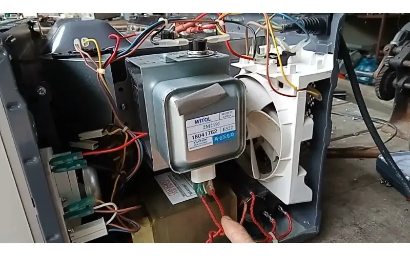 Sửa lò vi sóng Sharp không nóng do bóng cao tần